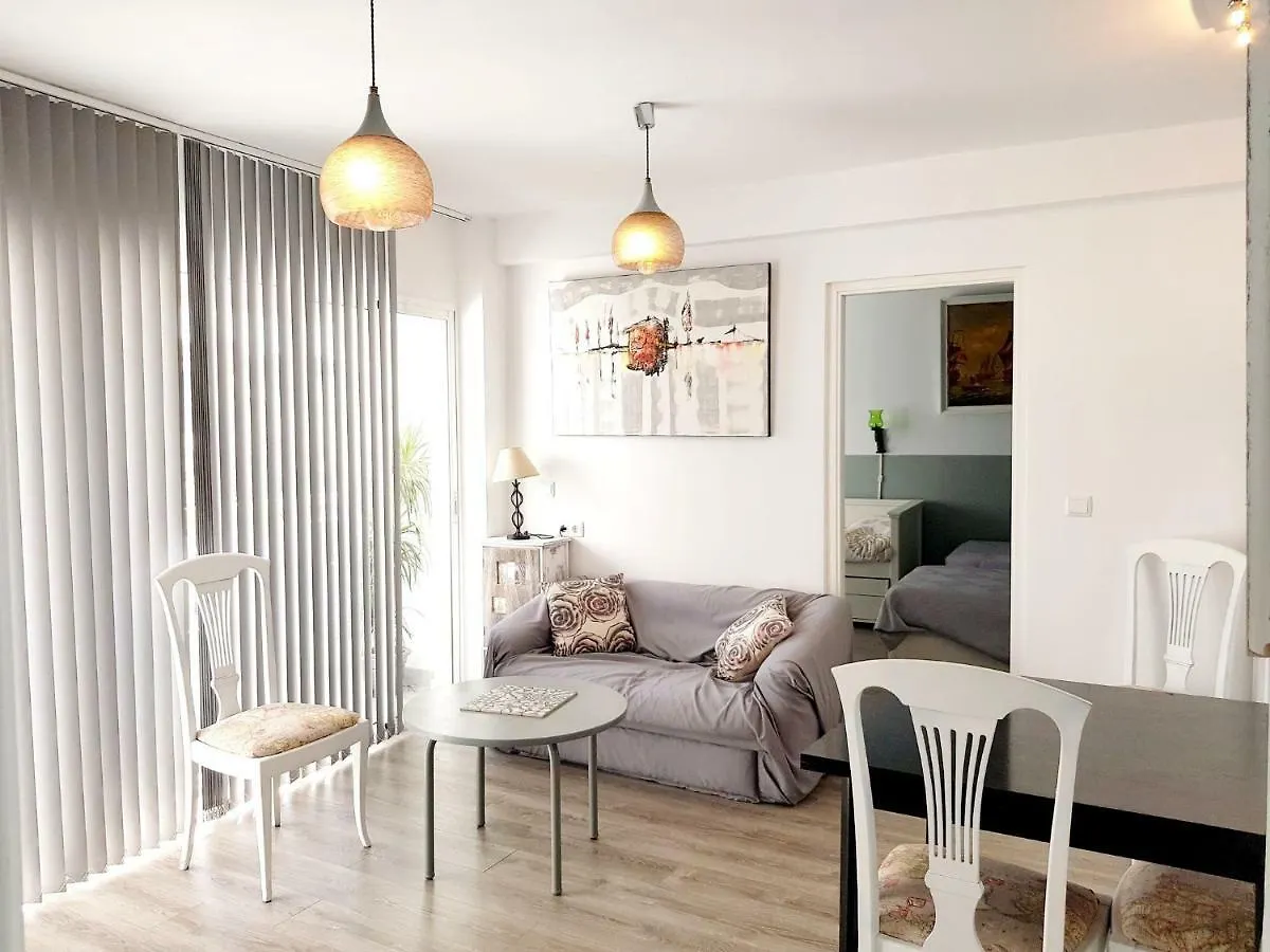 Apartment Calle Adolfo Cuellar Seville 0*,